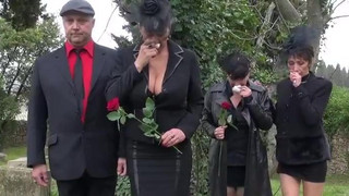 French Mature Woman In Sexy Stockings Got Deep Anal