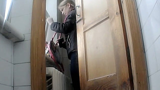 Thick Juicy White Ass Of A Stranger Girl Filmed Closeup In The Toilet