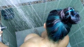 Mi Hermanastra Lesbiana Bañandose Y Masturbandose , Me La Follo, 