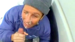 Cock-sucking Amateur Is Getting Sperm Outdoors